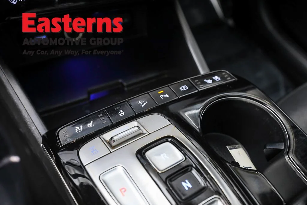 Used 2022 White Hyundai Limited image 22