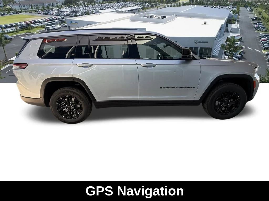 New 2026 Silver Zynith Exterior Paint Jeep Laredo Altitude image 3