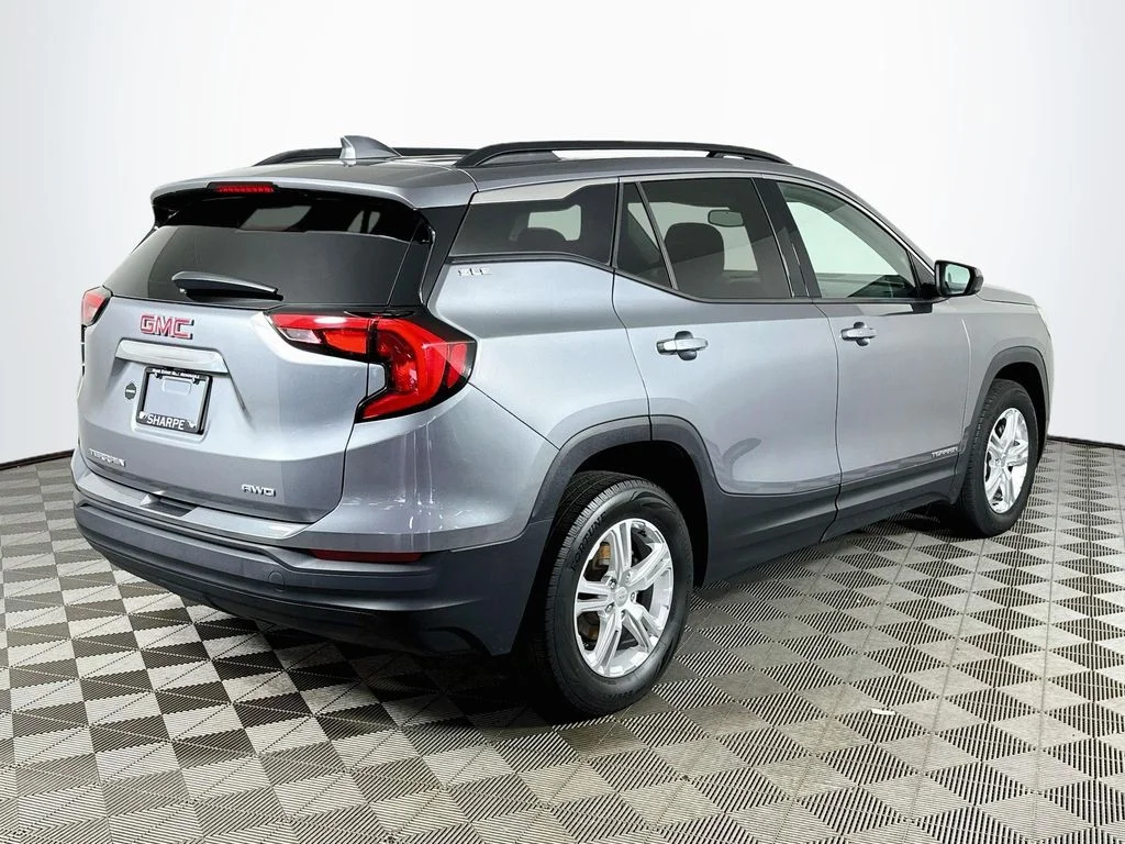 Used 2019 Steel Metallic GMC SLE image 5