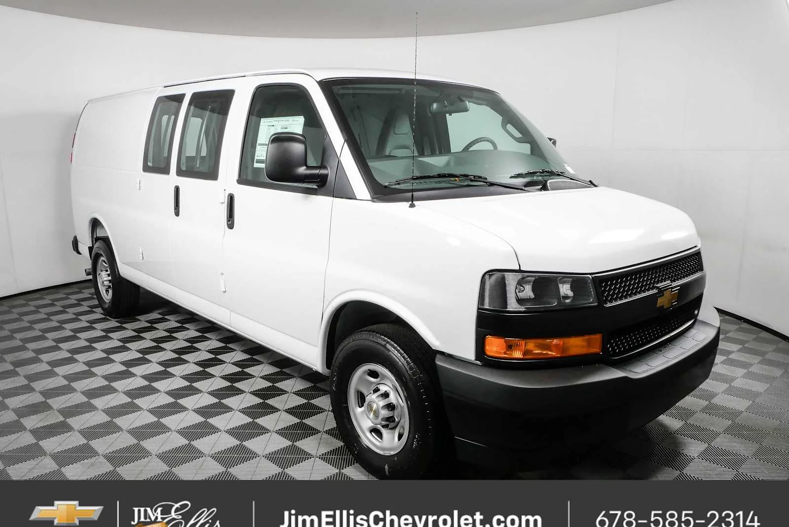 2026 Chevrolet Express 2500 Extended Work Van HD's photo