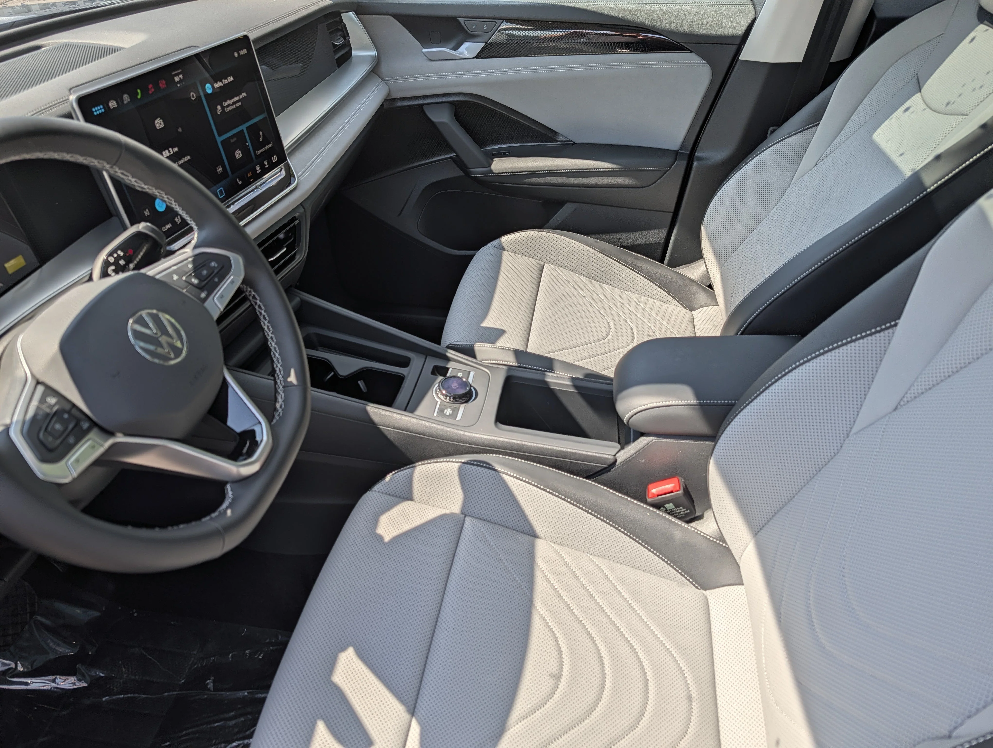 New 2026 Platinum Gray Metallic Volkswagen SE image 7