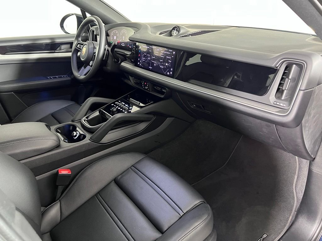 Certified Used 2024  Porsche  image 18