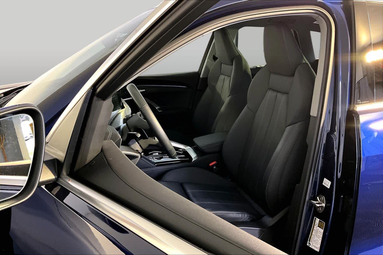 Used 2025 Navarra Blue Metallic Audi Premium Plus image 8