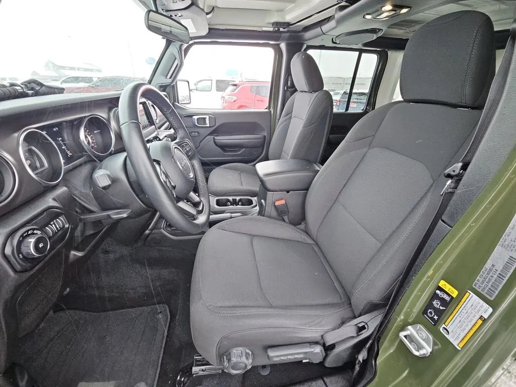 Used 2021 Green Jeep Unlimited Sport S image 27