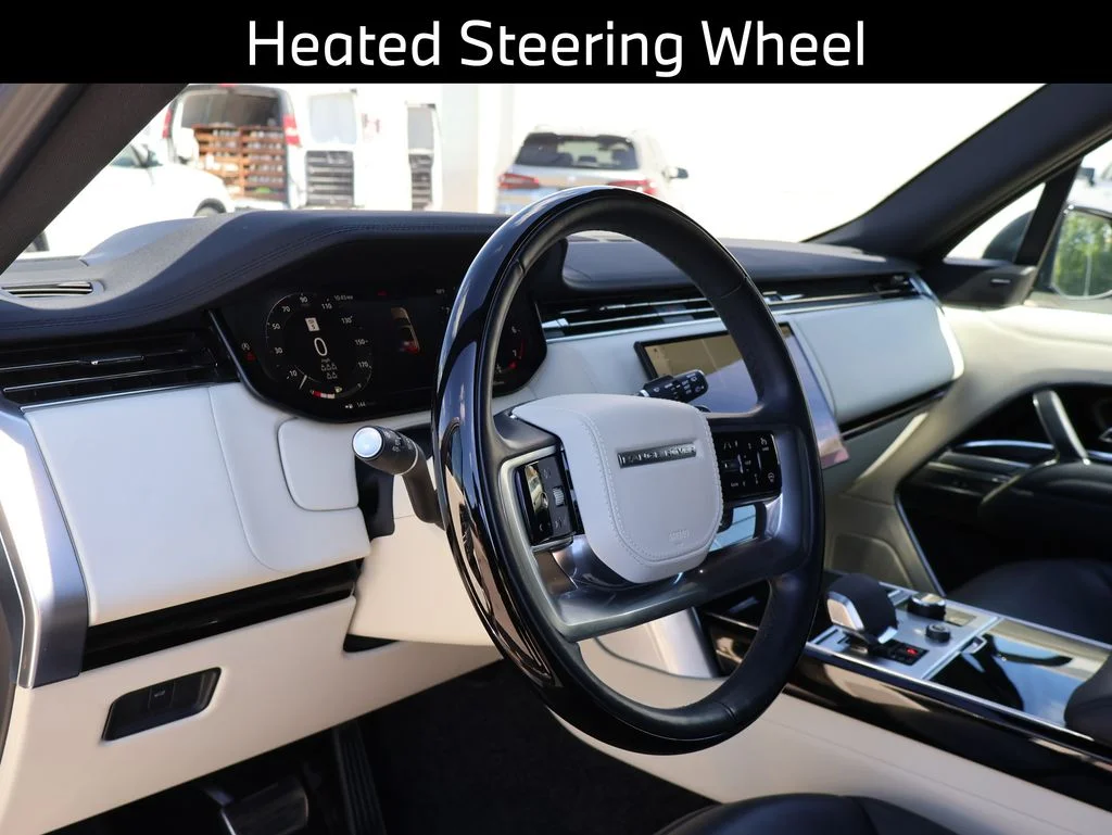 Used 2023  Land Rover SE image 19