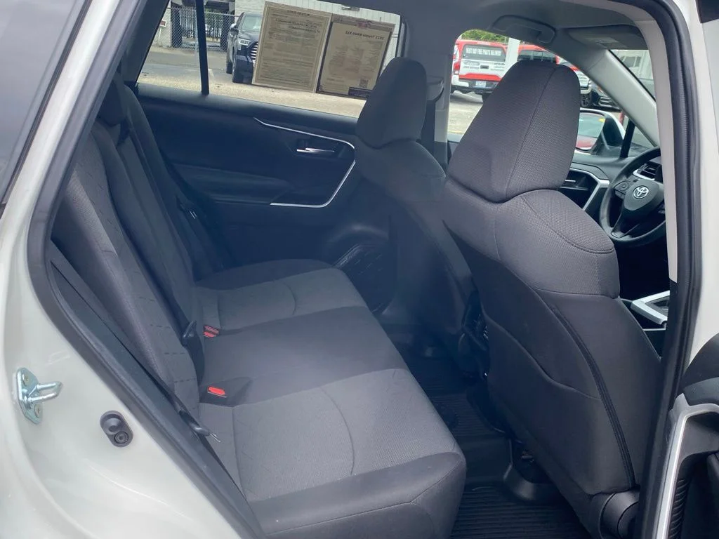 Used 2021 White Toyota XLE image 16