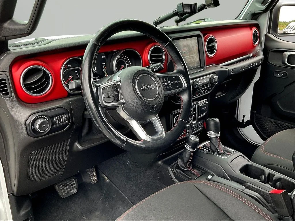 Certified Used 2019 White Jeep Unlimited Rubicon image 17