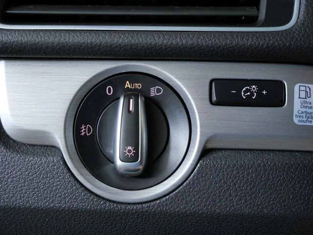 Used 2014 Gray Volkswagen TDI SE image 23