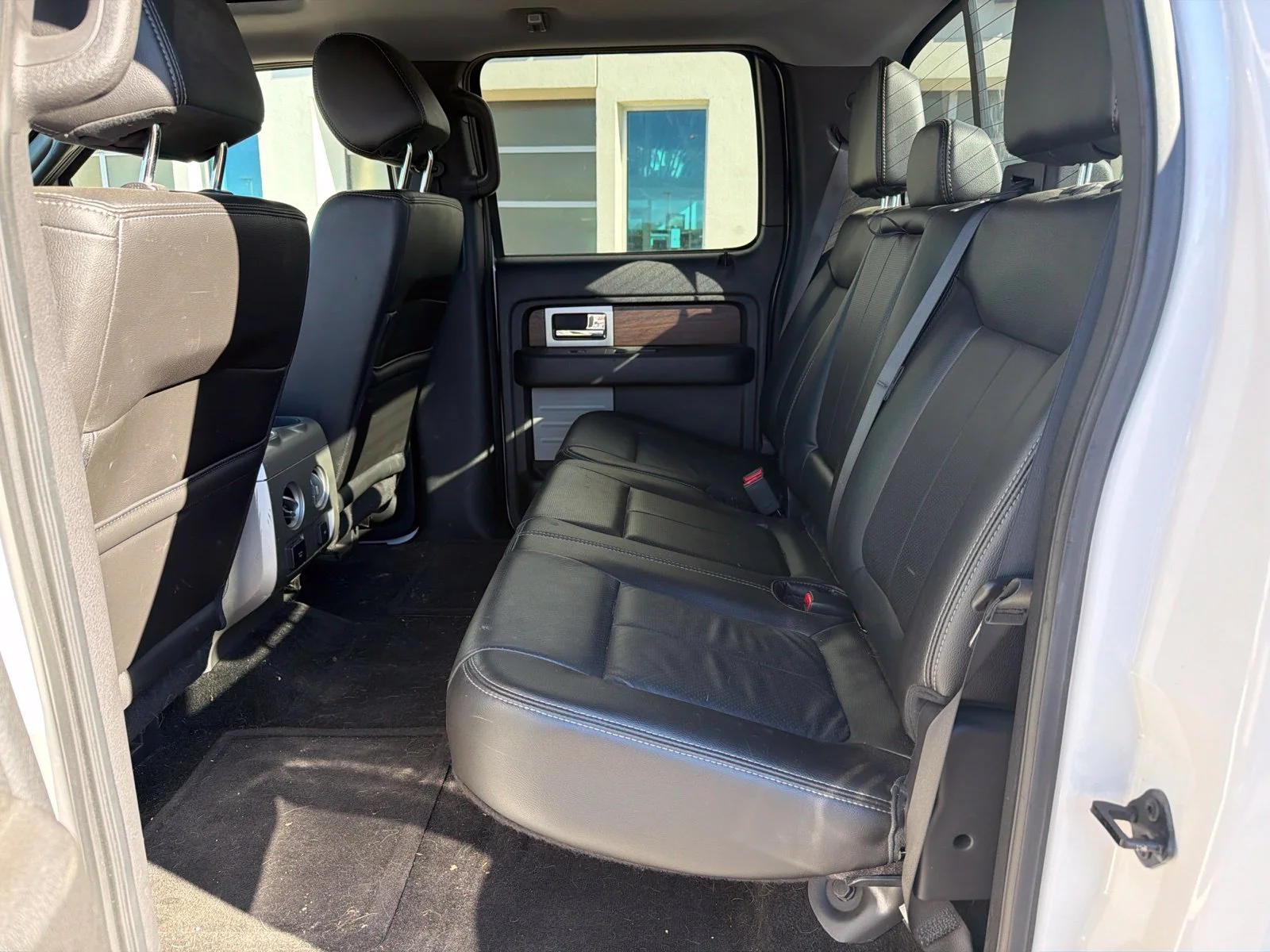 Used 2014 White Ford Lariat image 6