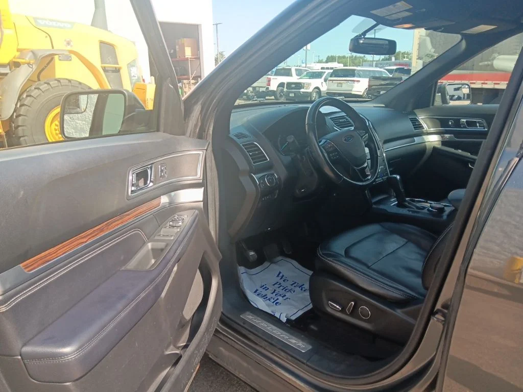 Used 2017 Magnetic Ford Limited image 10