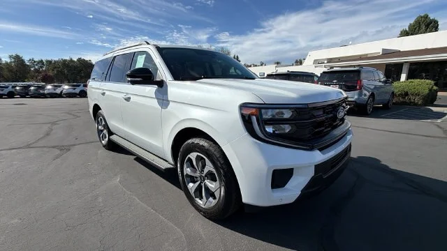New 2027 Star White Metallic Tri-Coat Ford Active image 35