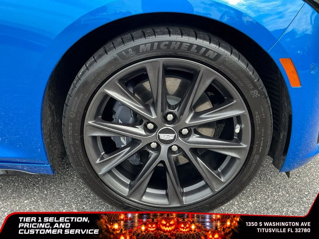 Used 2025 Coastal Blue Metallic Cadillac V-Series image 14