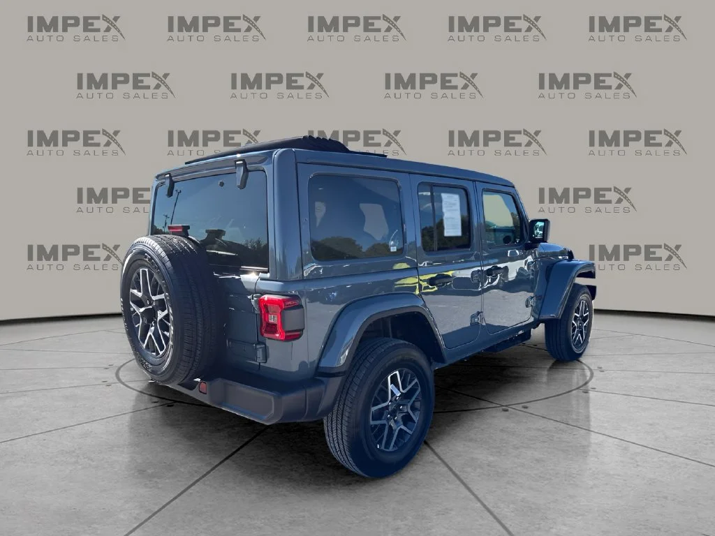 Used 2026 Gray Jeep Sahara image 5