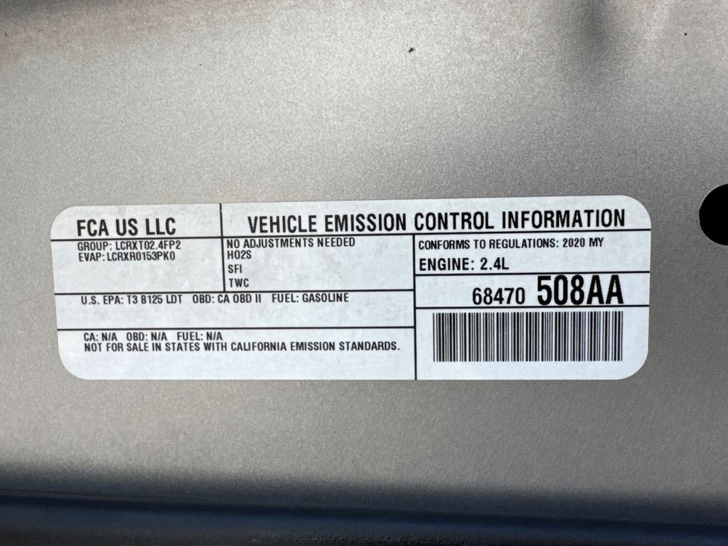 Used 2020 Silver Dodge Crossroad image 9