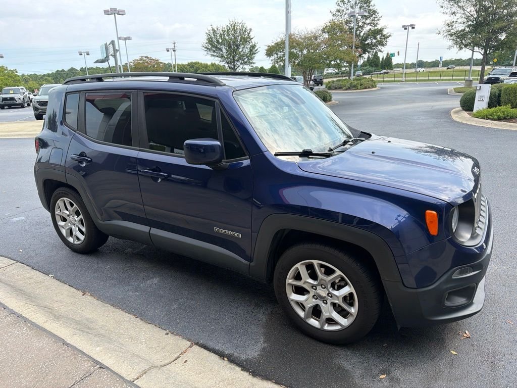 Used 2018 Blue Jeep Latitude image 2