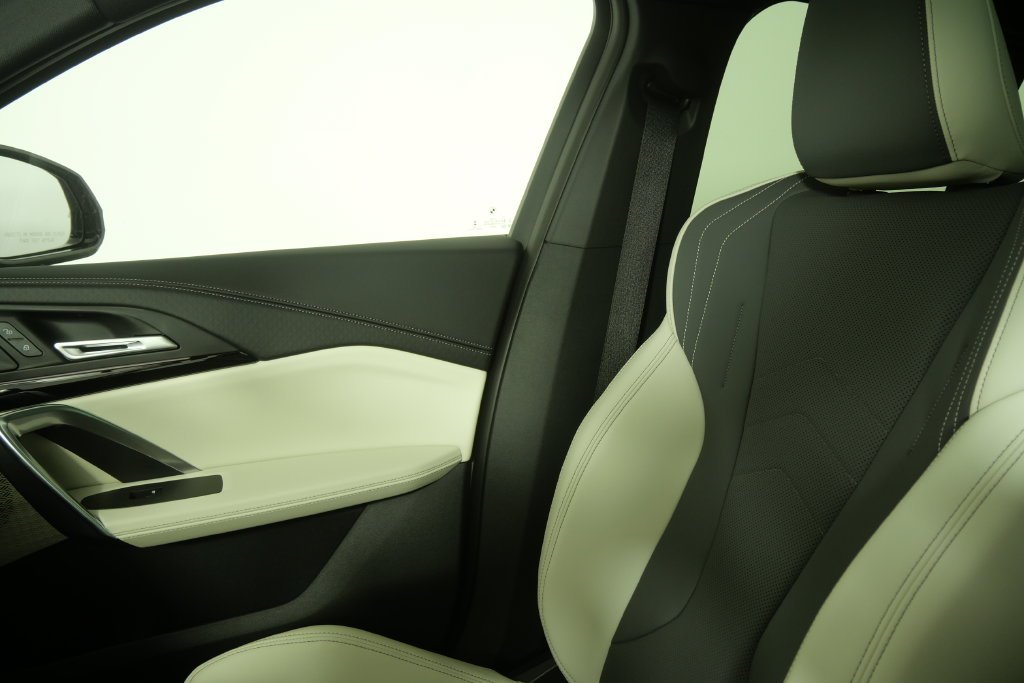 New 2027 Brooklyn Grey Metallic BMW xDrive28i image 26