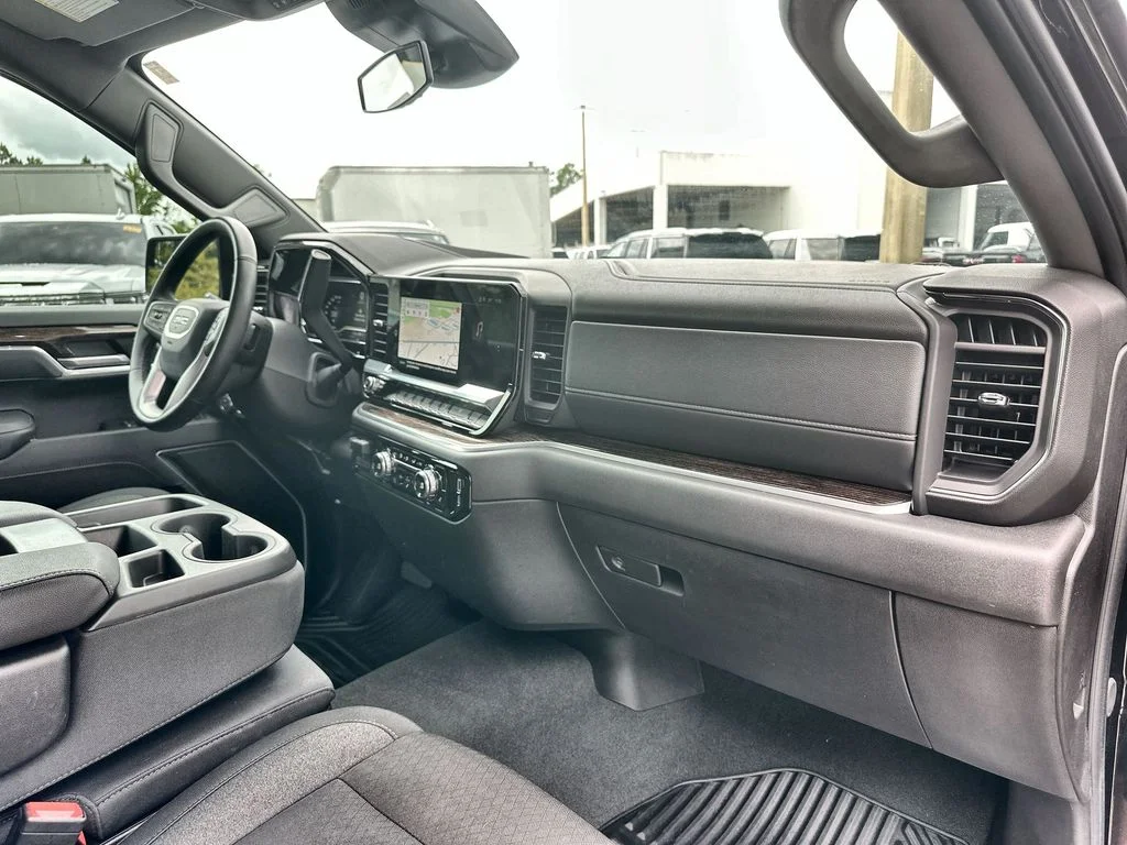 Certified Used 2025 Onyx Black GMC Elevation image 29