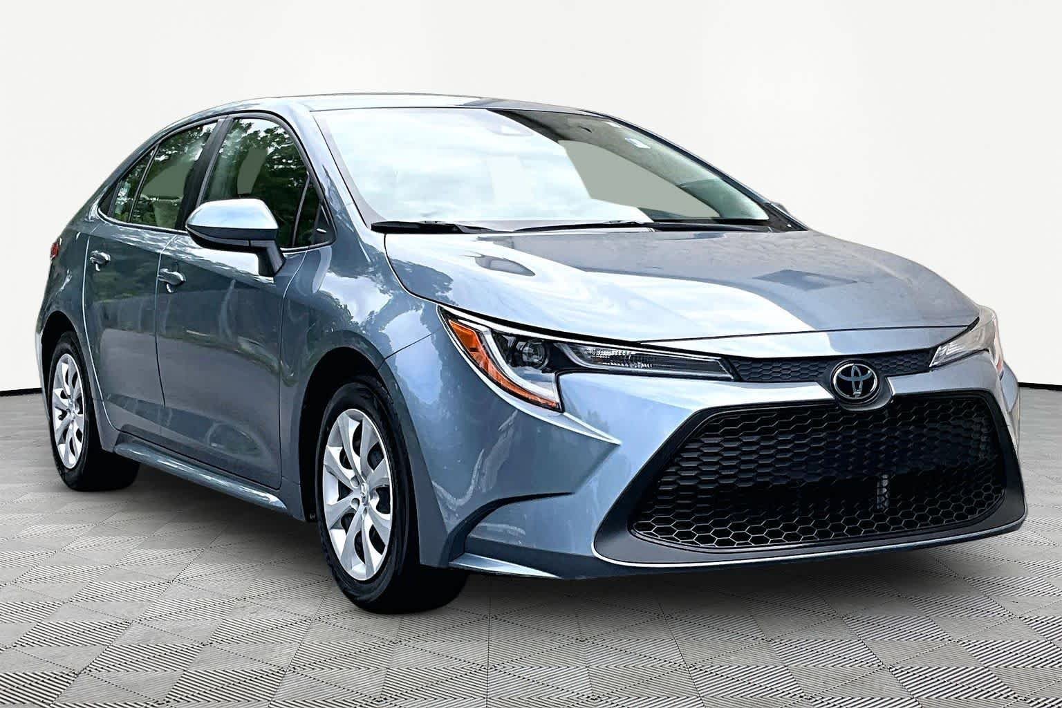 Used 2022 Celestite Toyota LE image 3