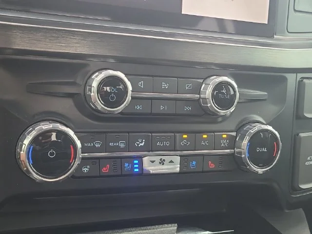 Used 2024 Silver Ford Lariat image 26