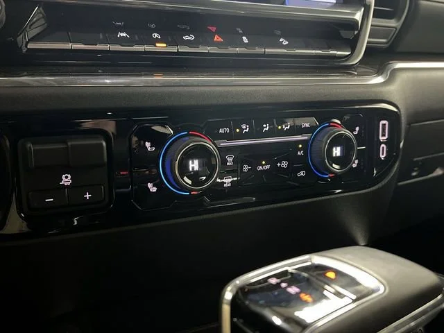 2025 Chevrolet Silverado 1500 LT Trail Boss - Photo 18