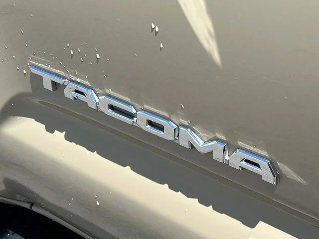 Used 2018  Toyota TRD Off-Road image 18