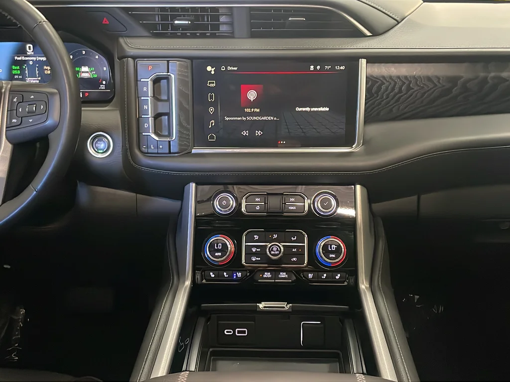 Used 2023 Silver GMC Denali image 20