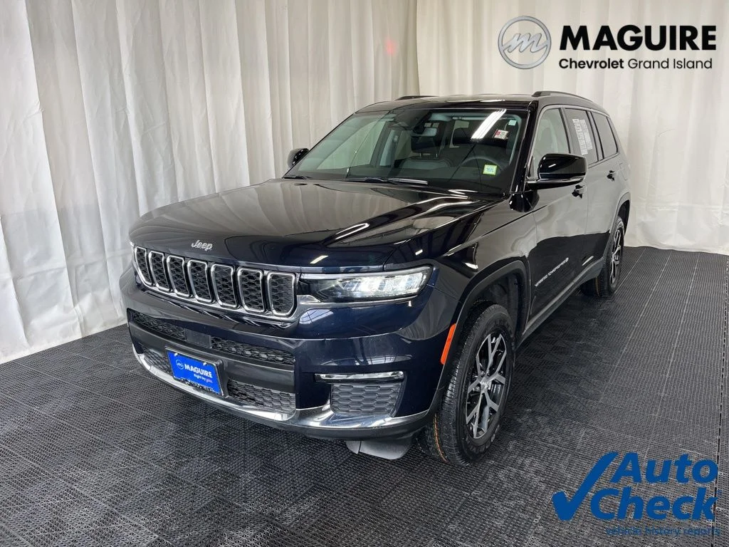Used 2023 Black Jeep Limited image 1