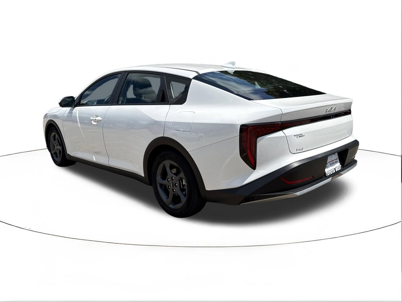 2025 Kia K4 LXS - Photo 5