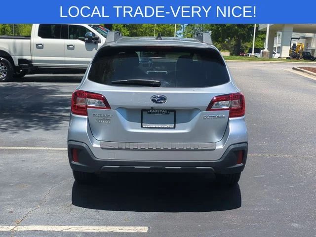 Used 2018 Silver Subaru 2.5i Premium image 4