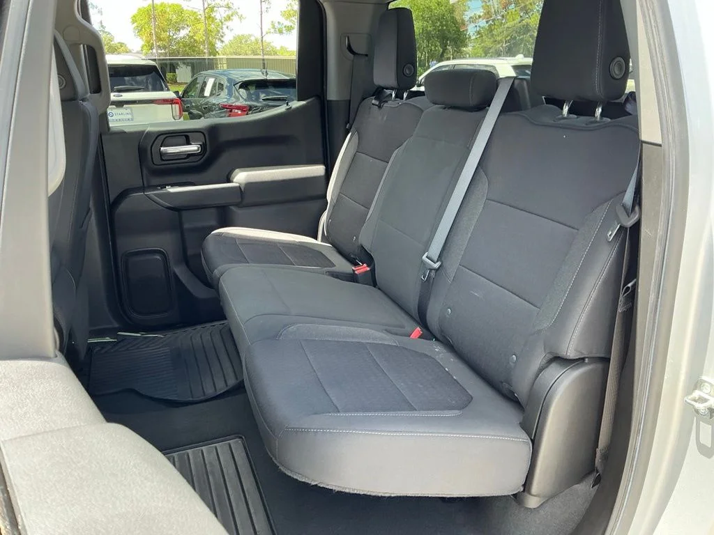 Used 2022 Silver Chevrolet Custom image 30