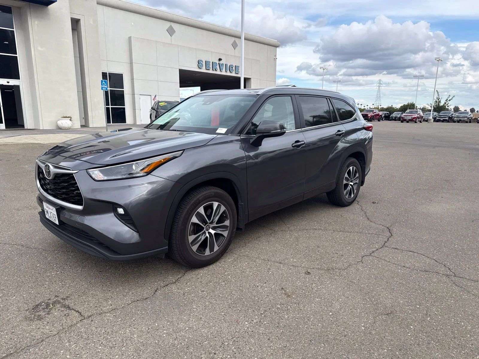 Used 2023 Gray Toyota XLE image 9