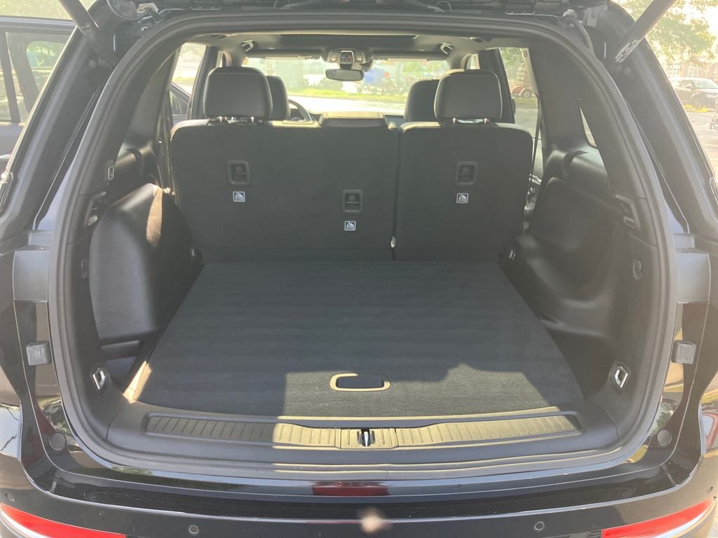 Used 2024 Black Jeep Limited image 27