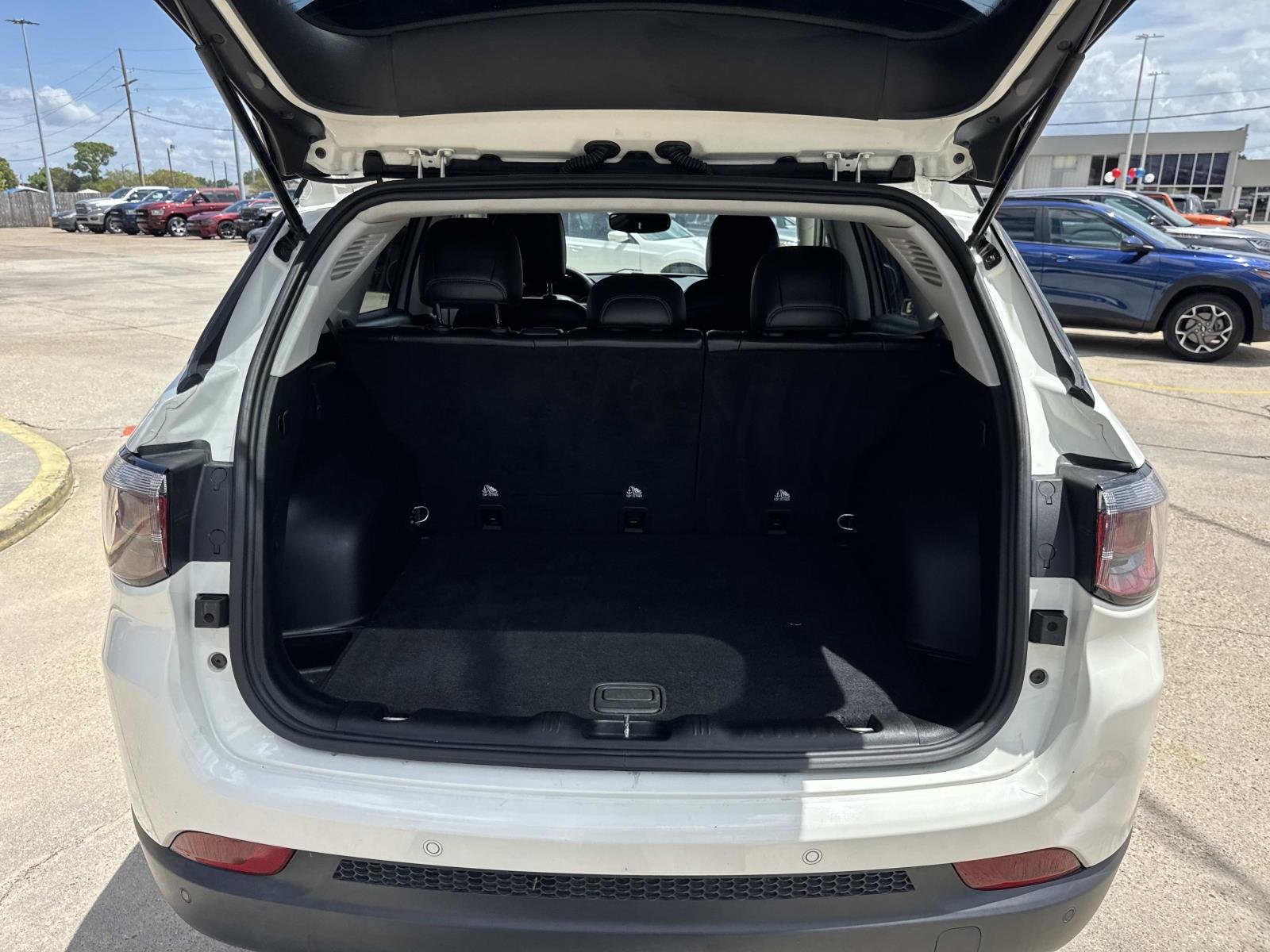 Used 2021 White Clearcoat Jeep Altitude image 8