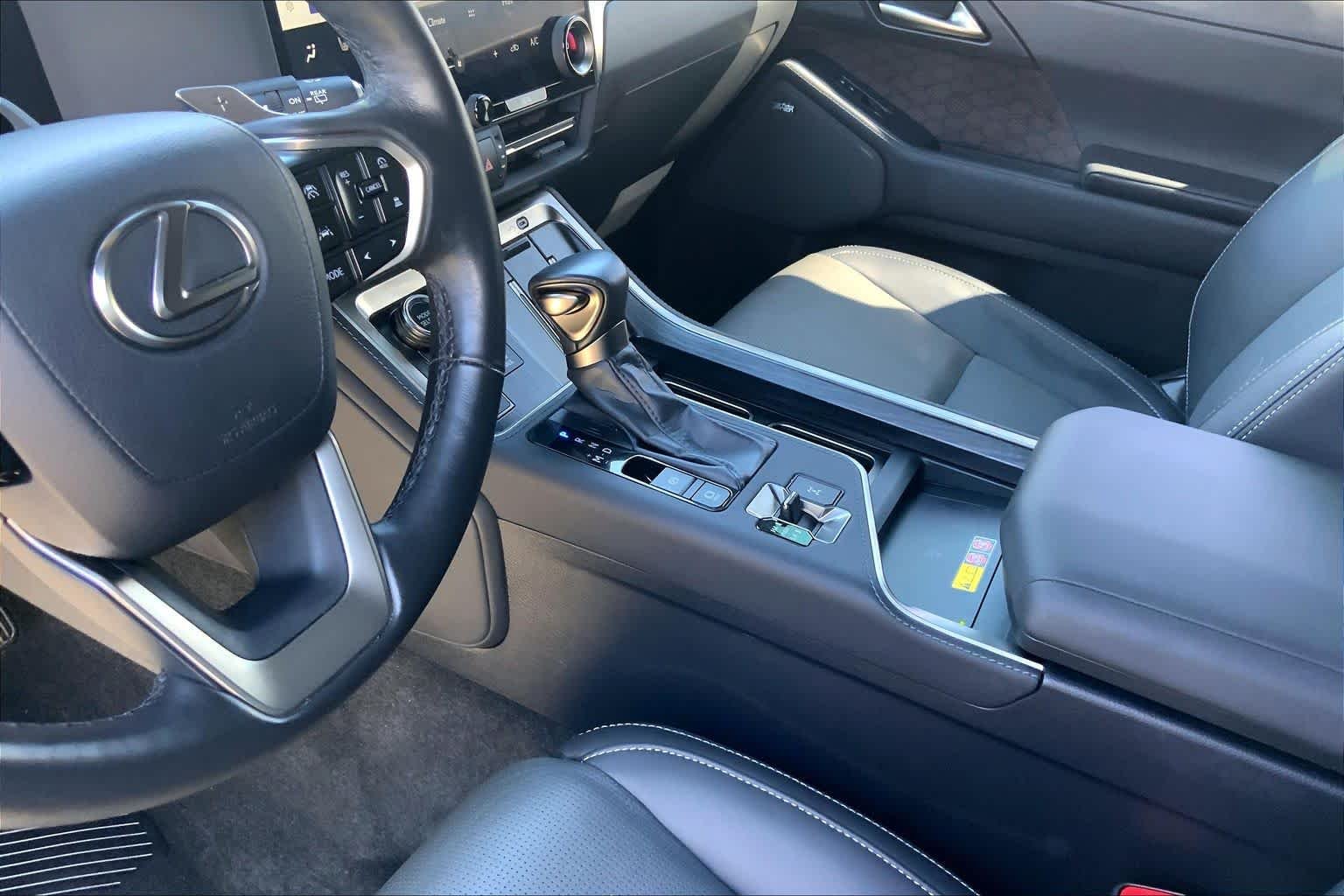 2024 Lexus GX Luxury - Photo 17