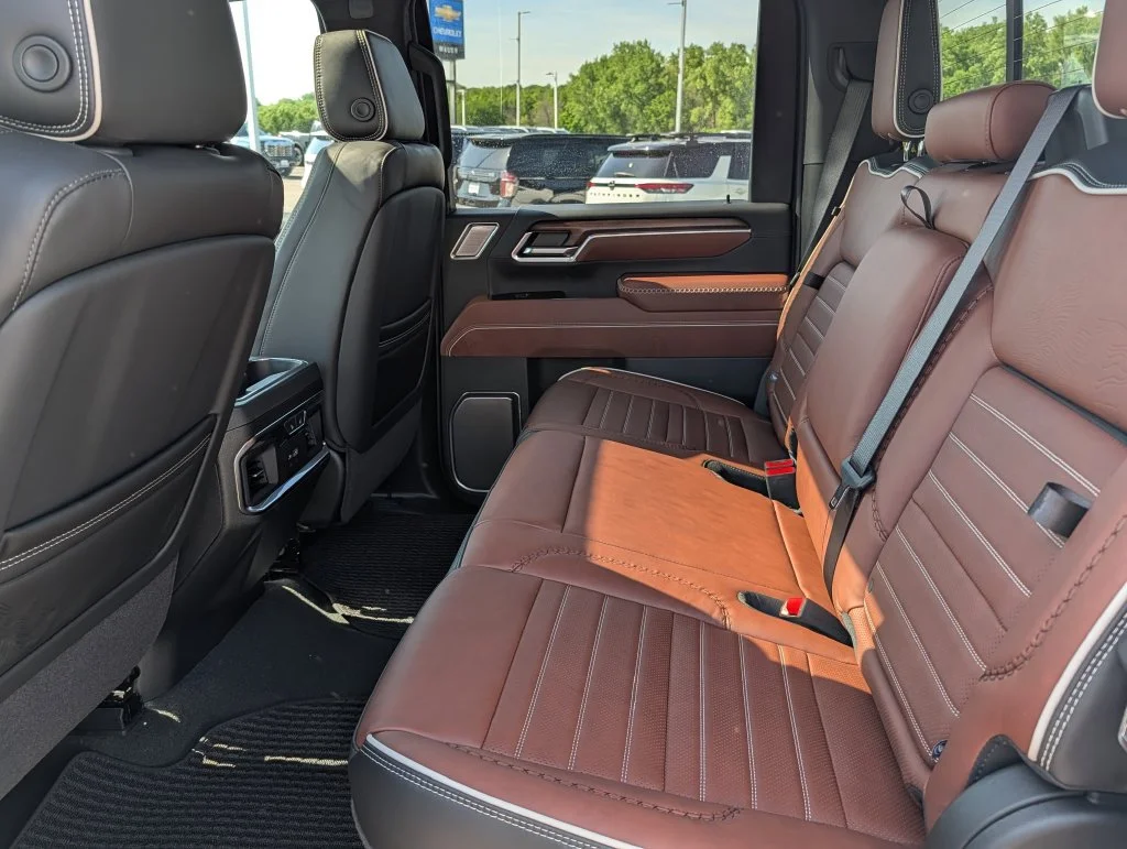 New 2026 Glacier White Tricoat GMC Denali Ultimate image 8