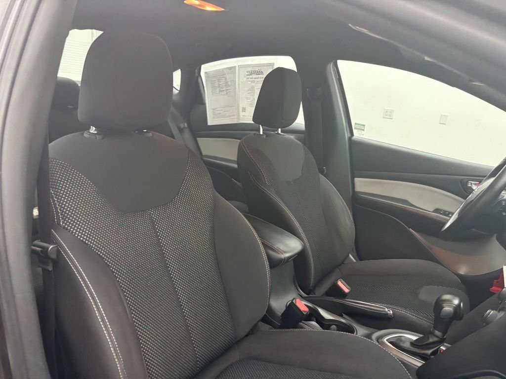 Used 2016 Granite Crystal Clearcoat Metallic Dodge SXT image 30
