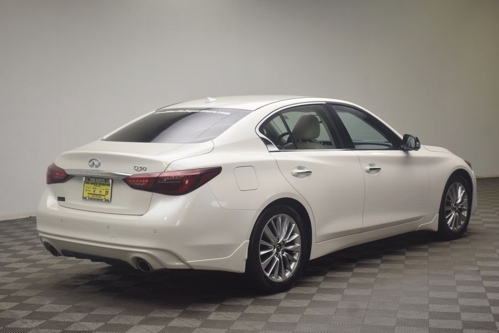 Used 2021 Majestic White INFINITI 3.0t LUXE image 5