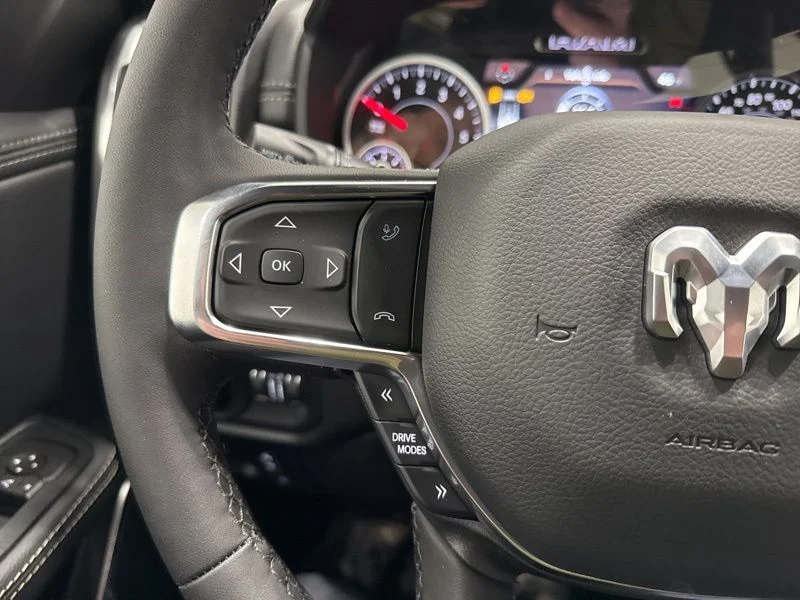 New 2026 Diamond Black Crystal Pearl-Coat Exterior Paint RAM Laramie image 29