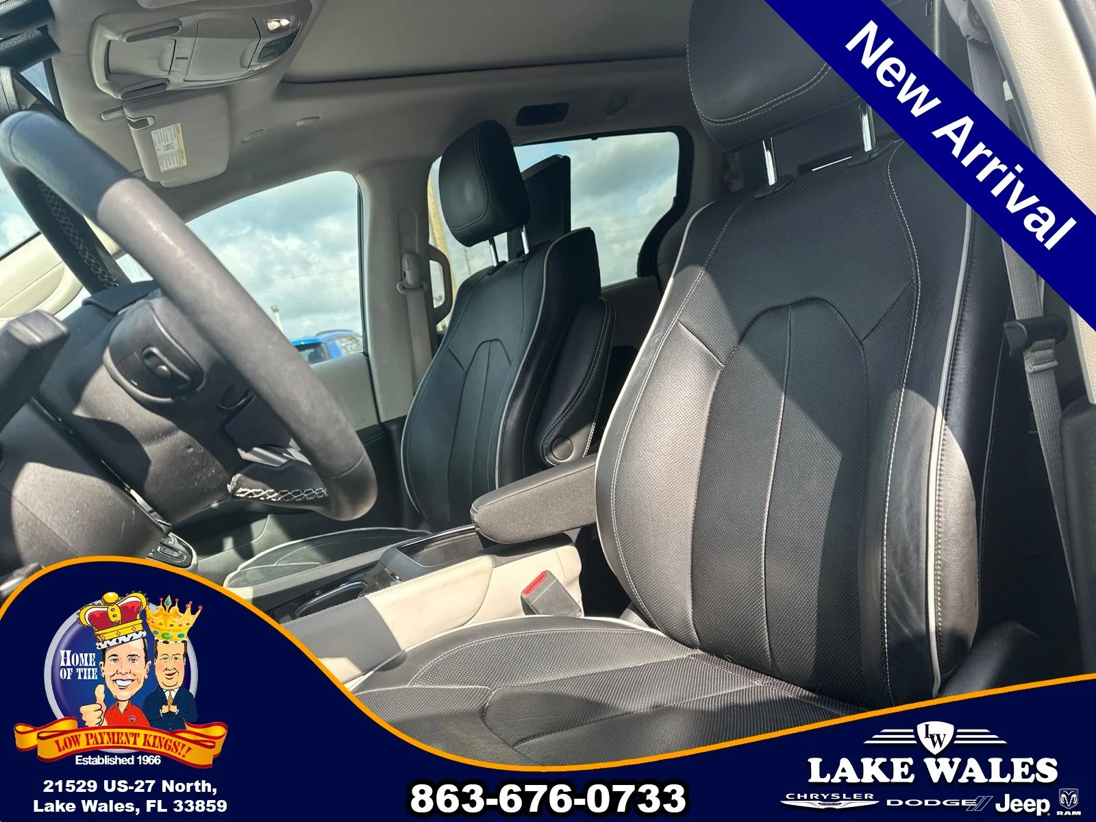 Used 2022 Blue Chrysler Limited image 14