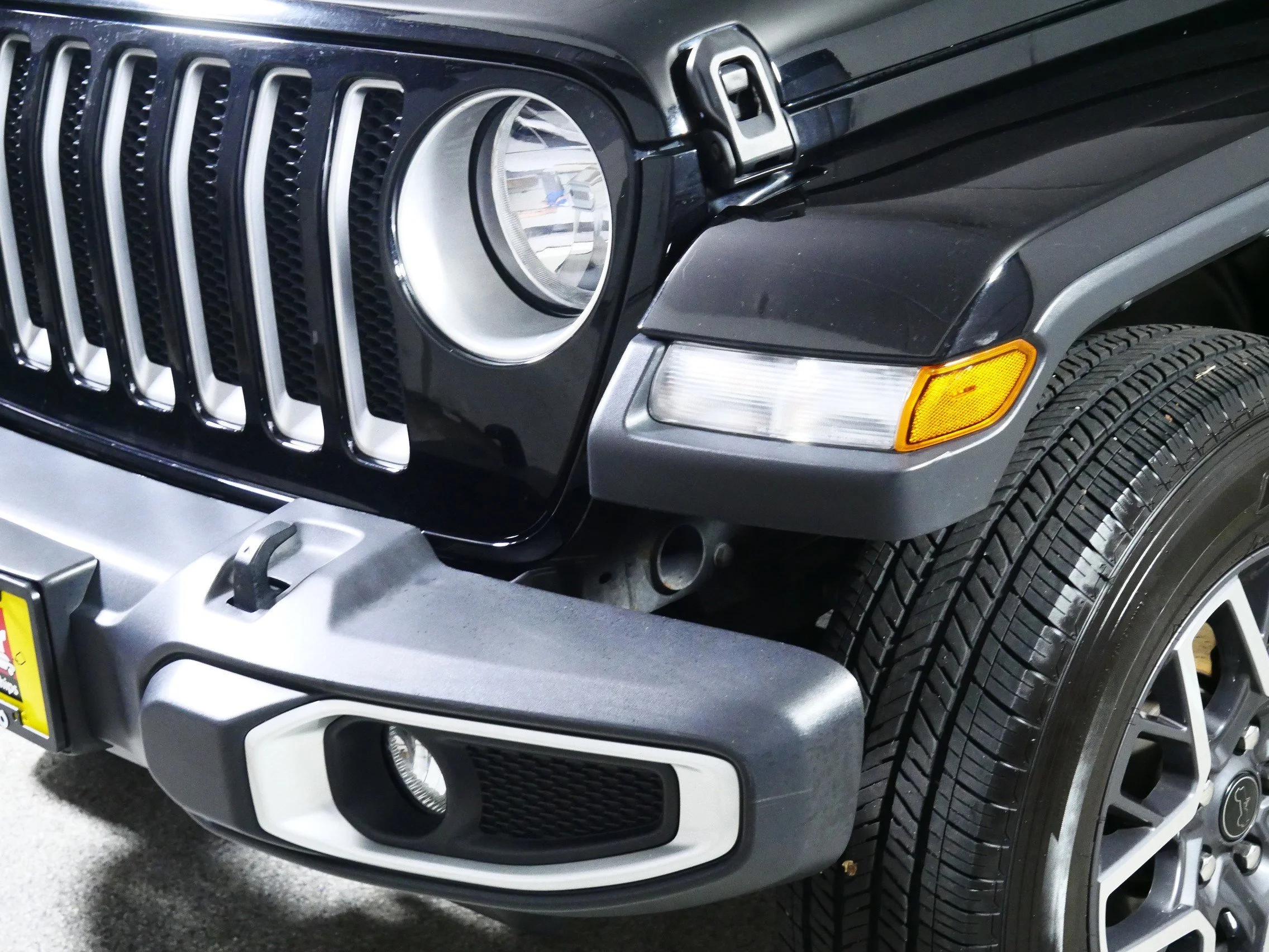 Used 2019 Black Clearcoat Jeep Sahara image 16