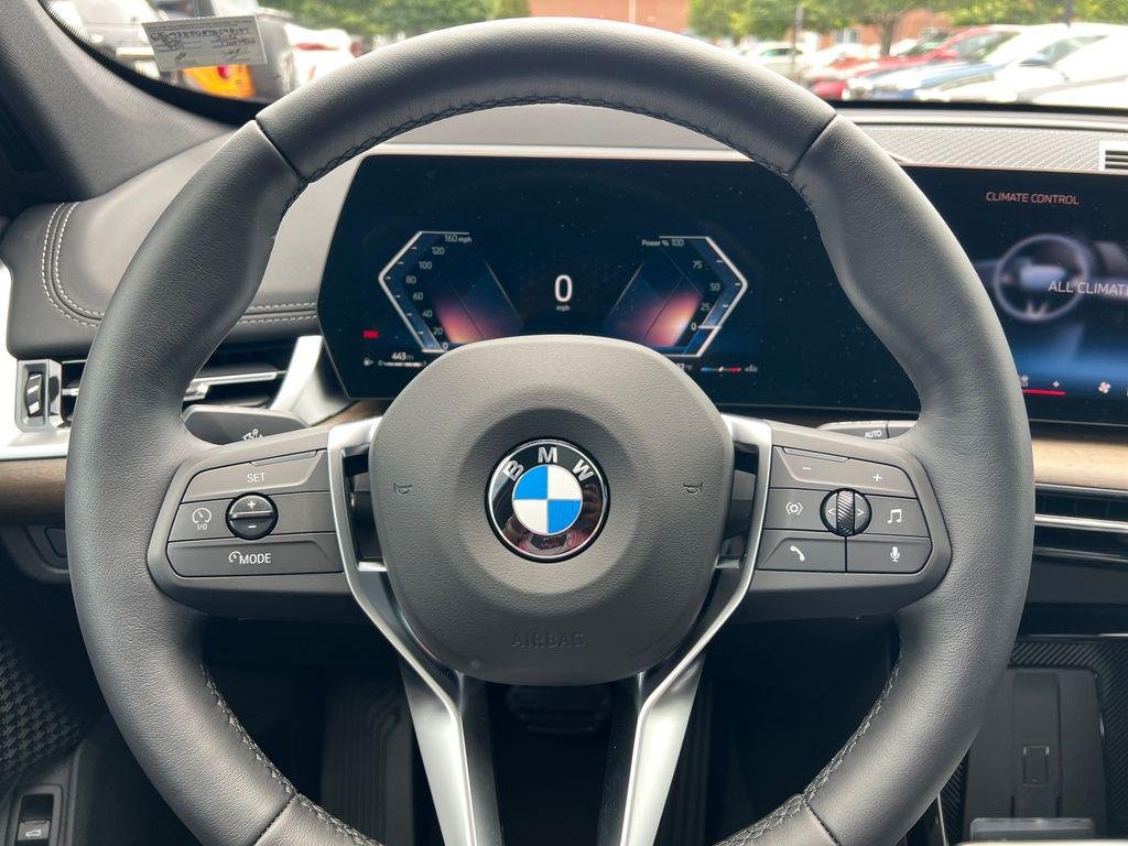 New 2026 Vegas Red Metallic BMW xDrive28i image 16
