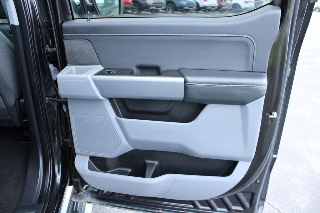 Used 2024 Black Metallic Ford XLT image 16