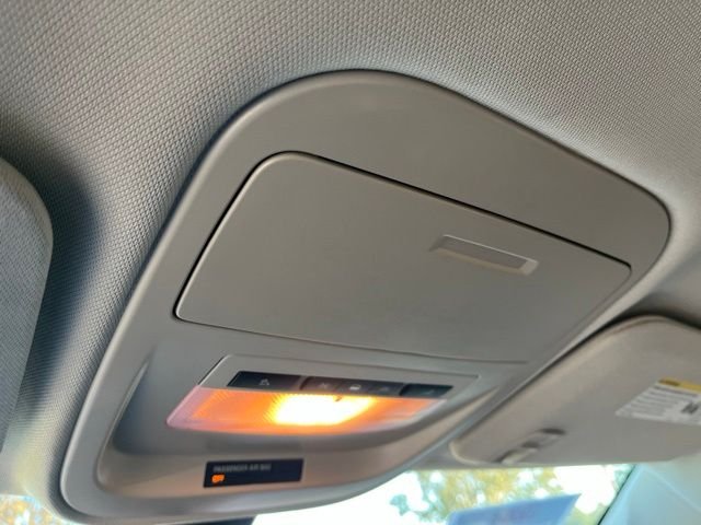 Used 2022 Red GMC AT4 w/Leather image 30