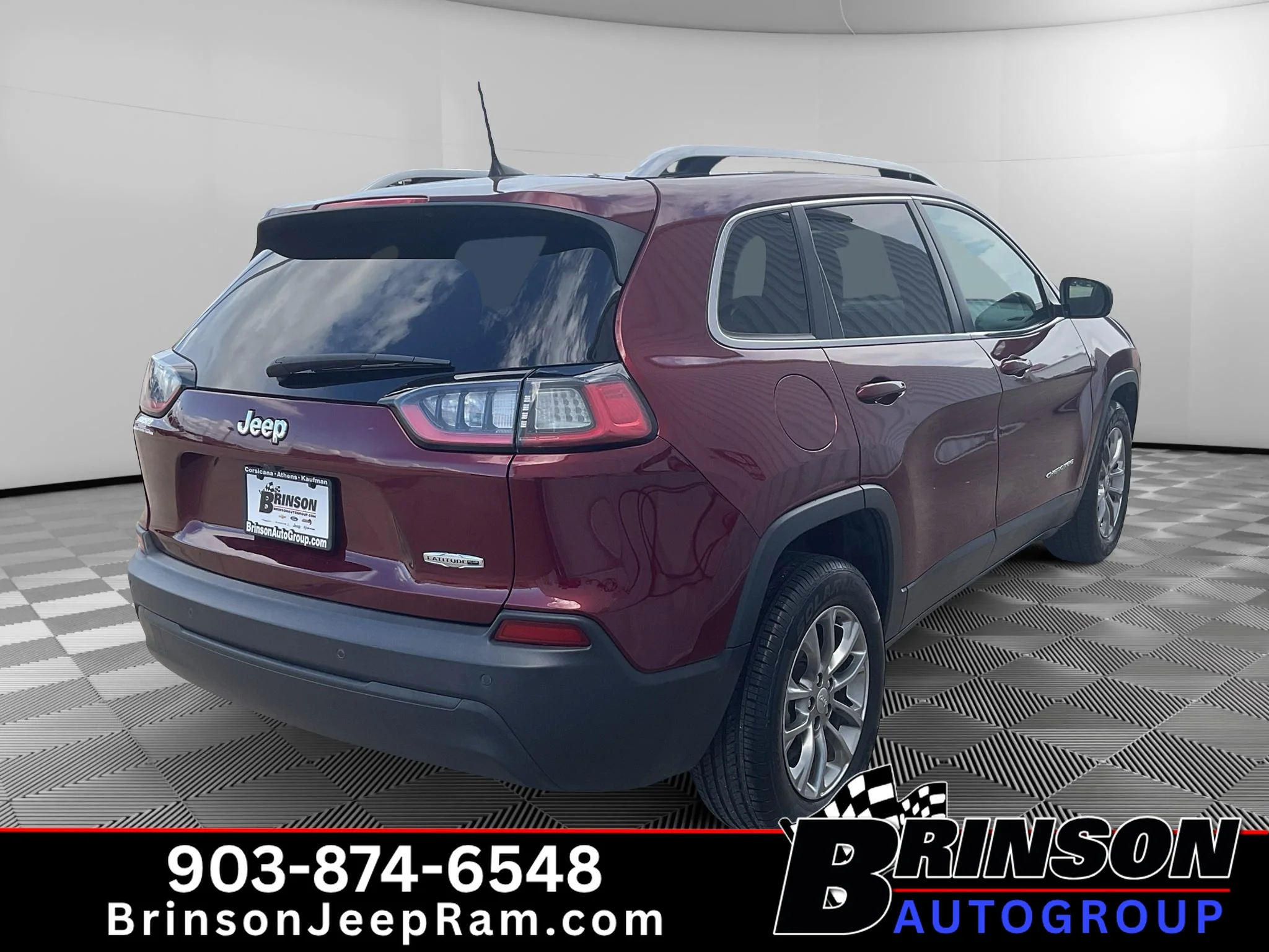 Used 2020 Velvet Red Pearlcoat Jeep Latitude Plus image 7