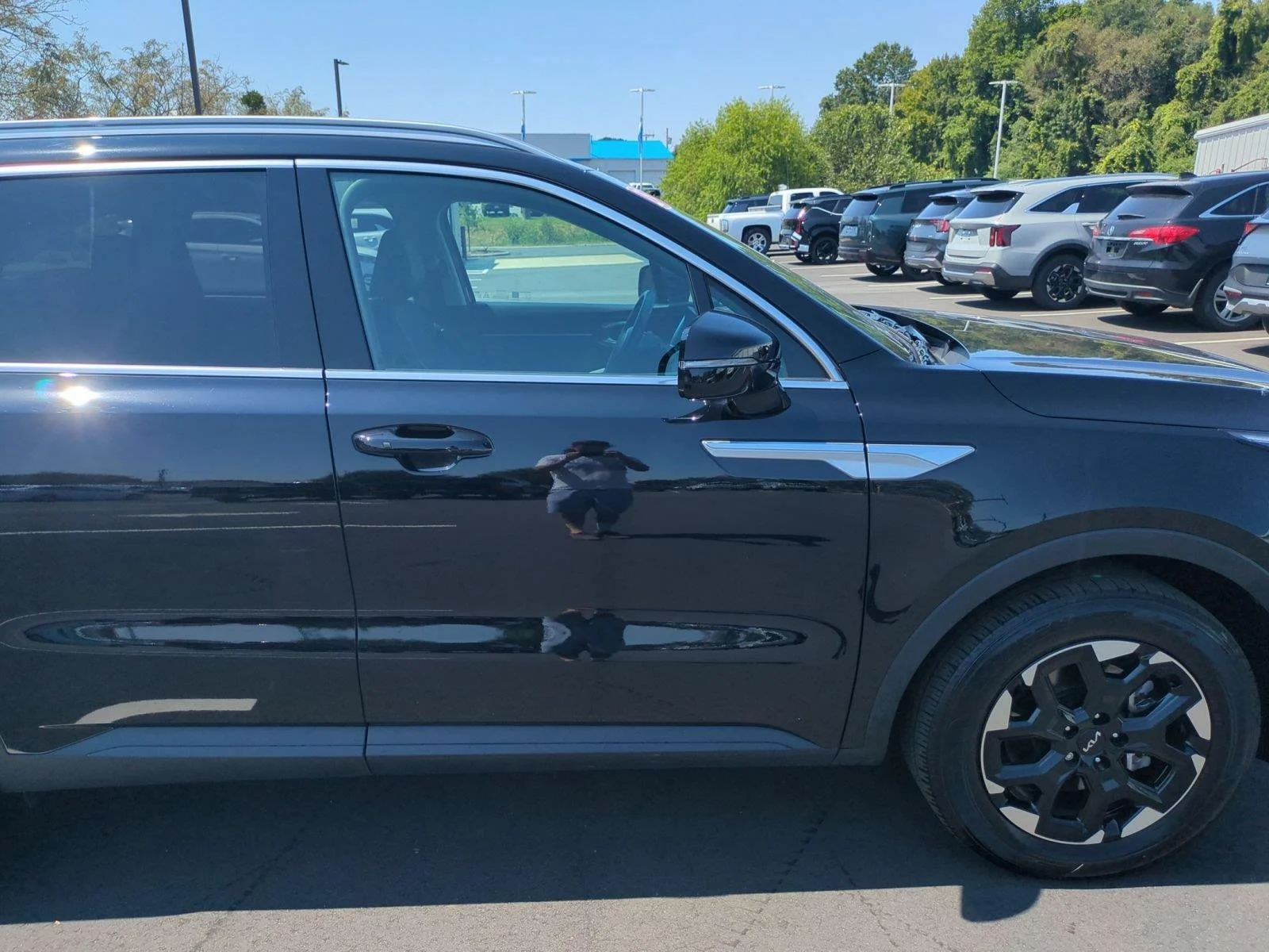 Used 2025 Ebony Black Kia S image 28