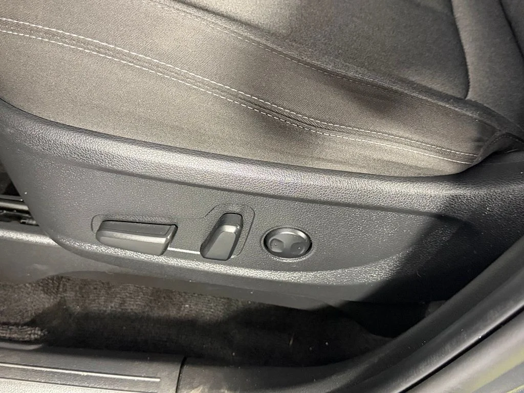 Certified Used 2022 Gray Hyundai SEL image 23