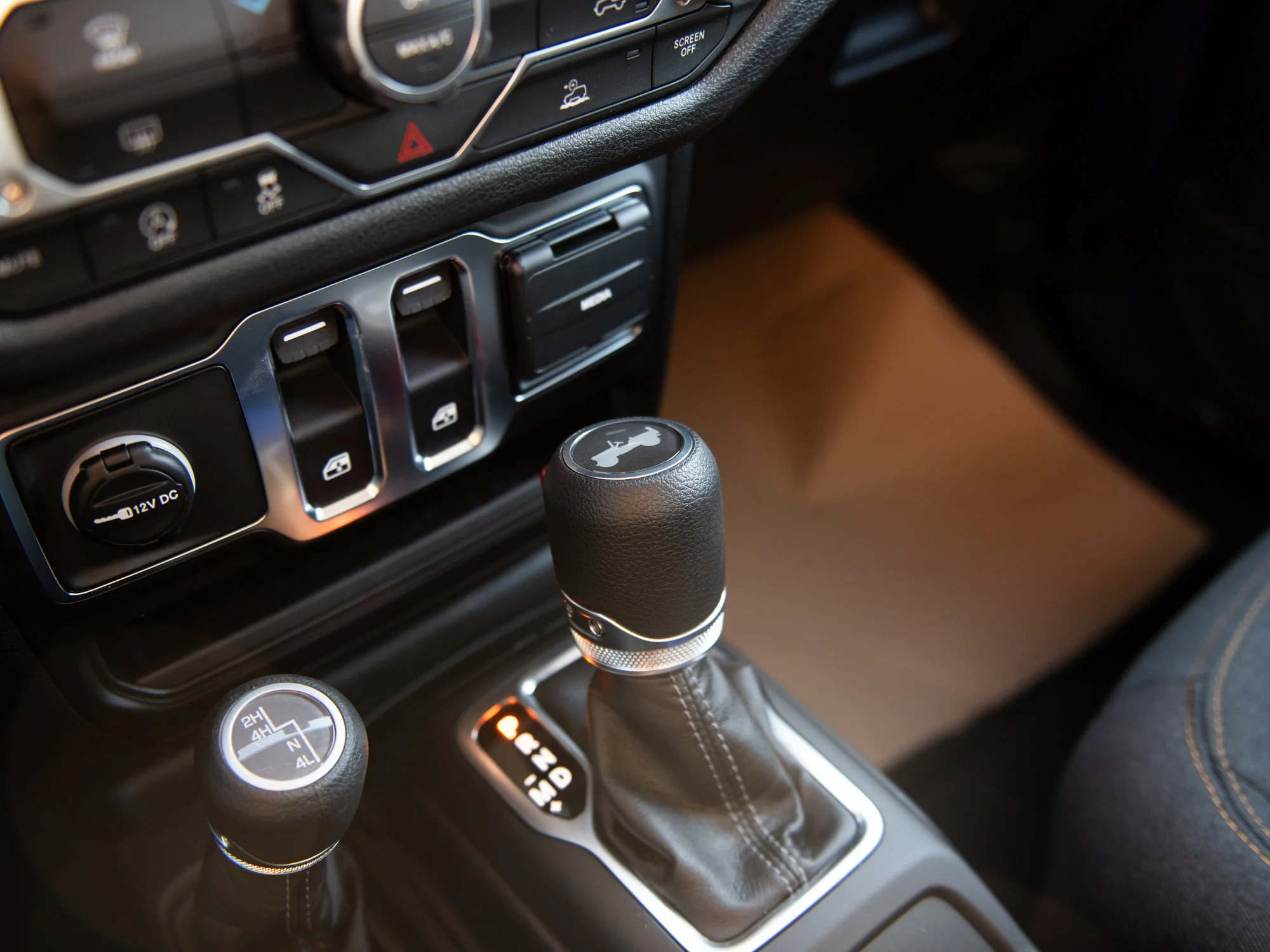 New 2026 reign Jeep Sport* image 14
