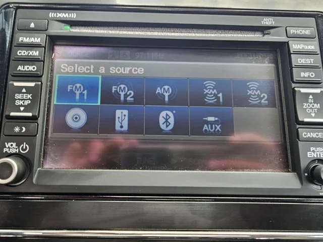 Used 2013  Honda Hybrid image 31