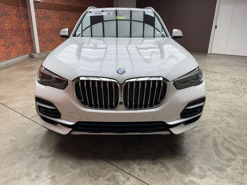 Used 2022 White BMW xDrive40i image 7