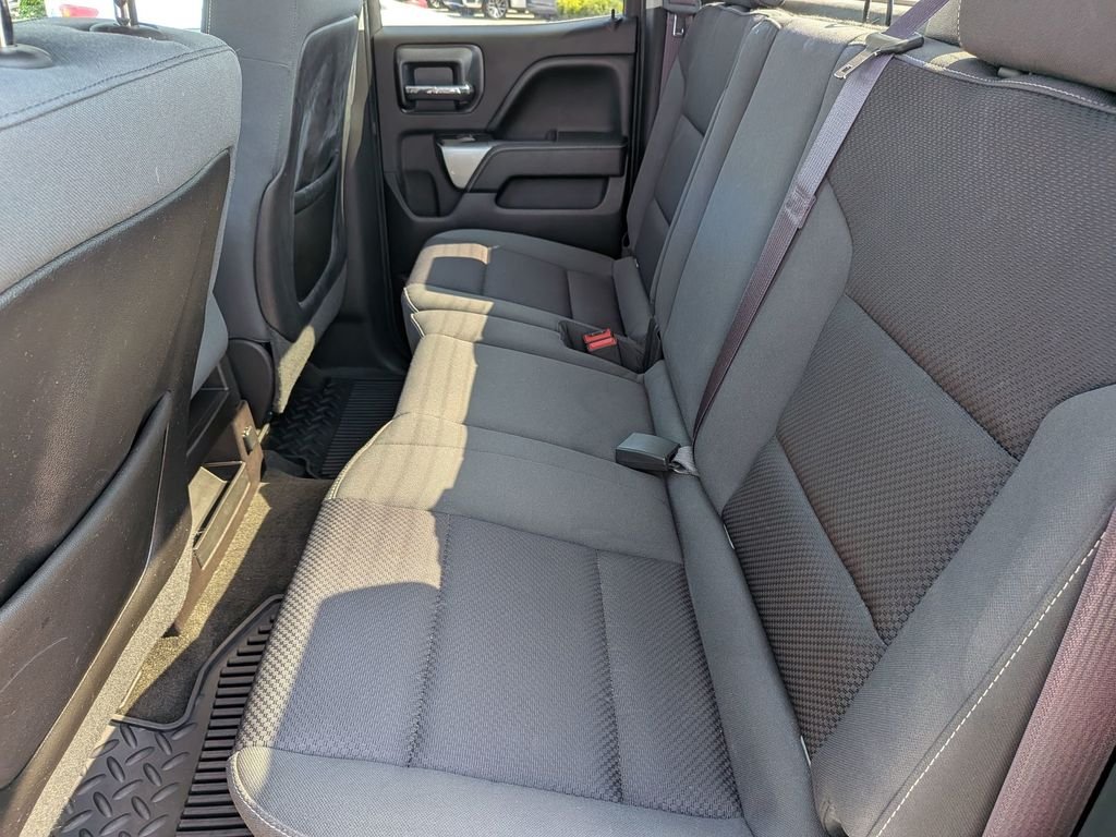 Used 2015 Silver Chevrolet LT image 27
